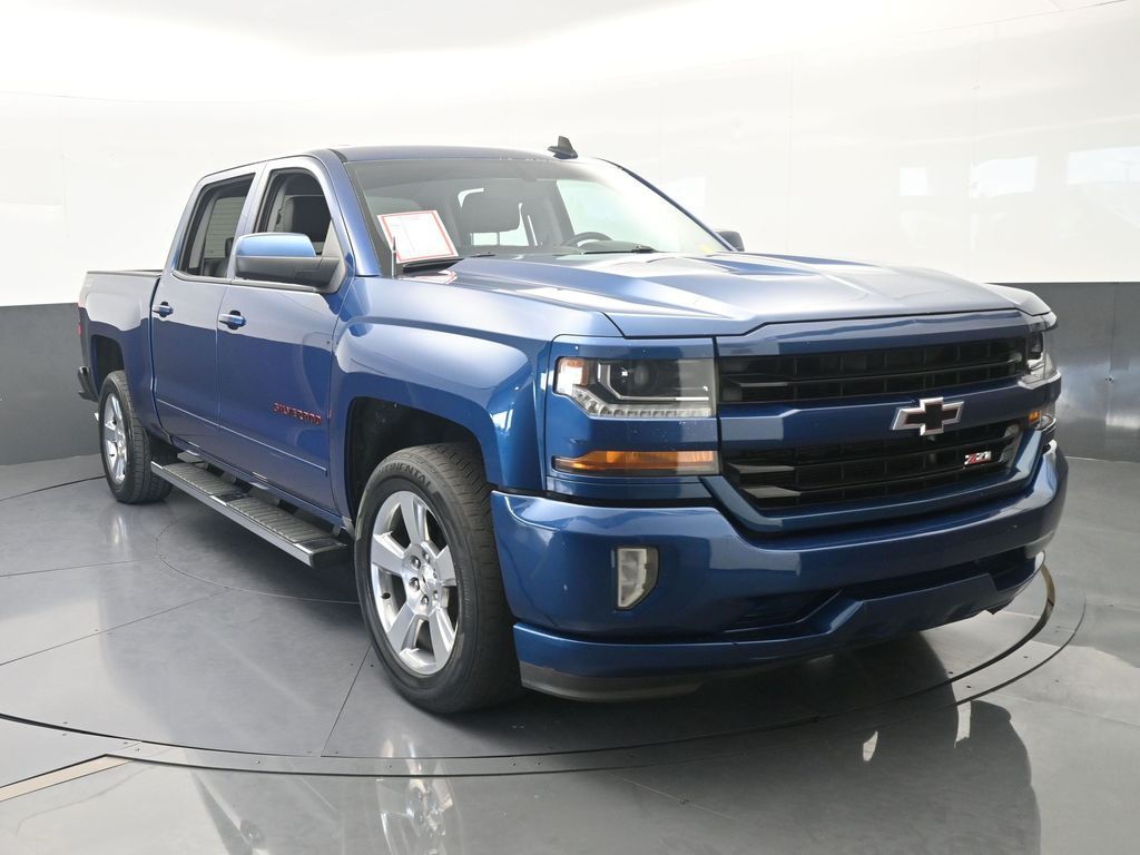 Used 2016 Deep Ocean Blue Metallic Chevrolet LT image 8