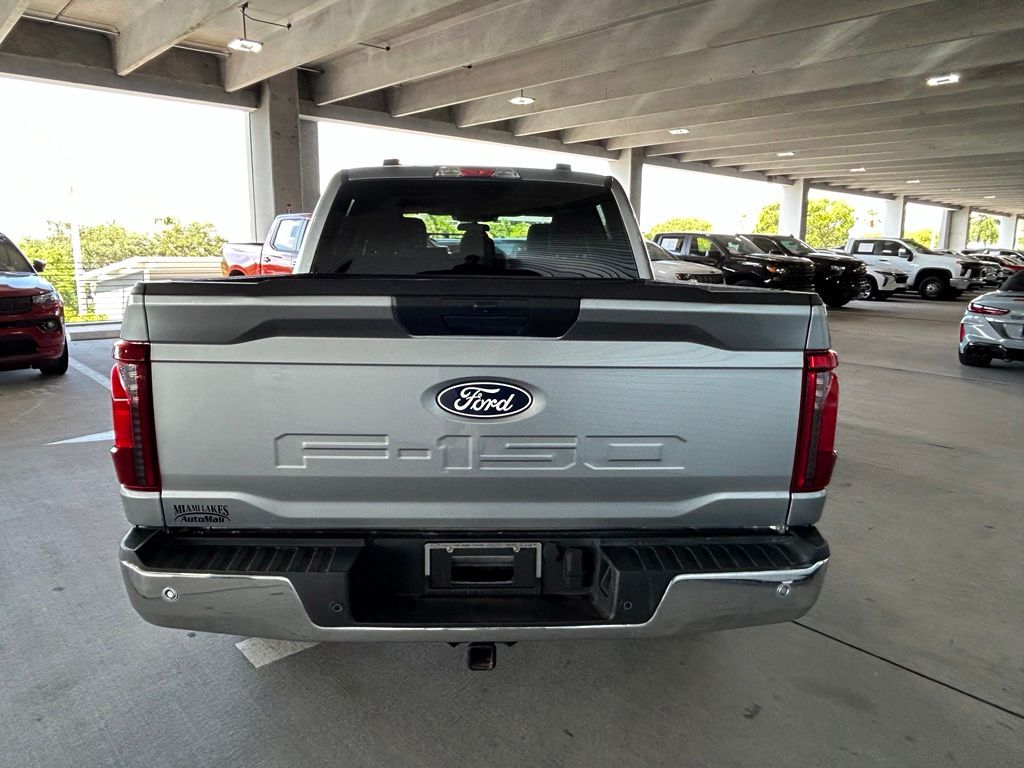 Used 2025 Silver Metallic Ford XLT image 4