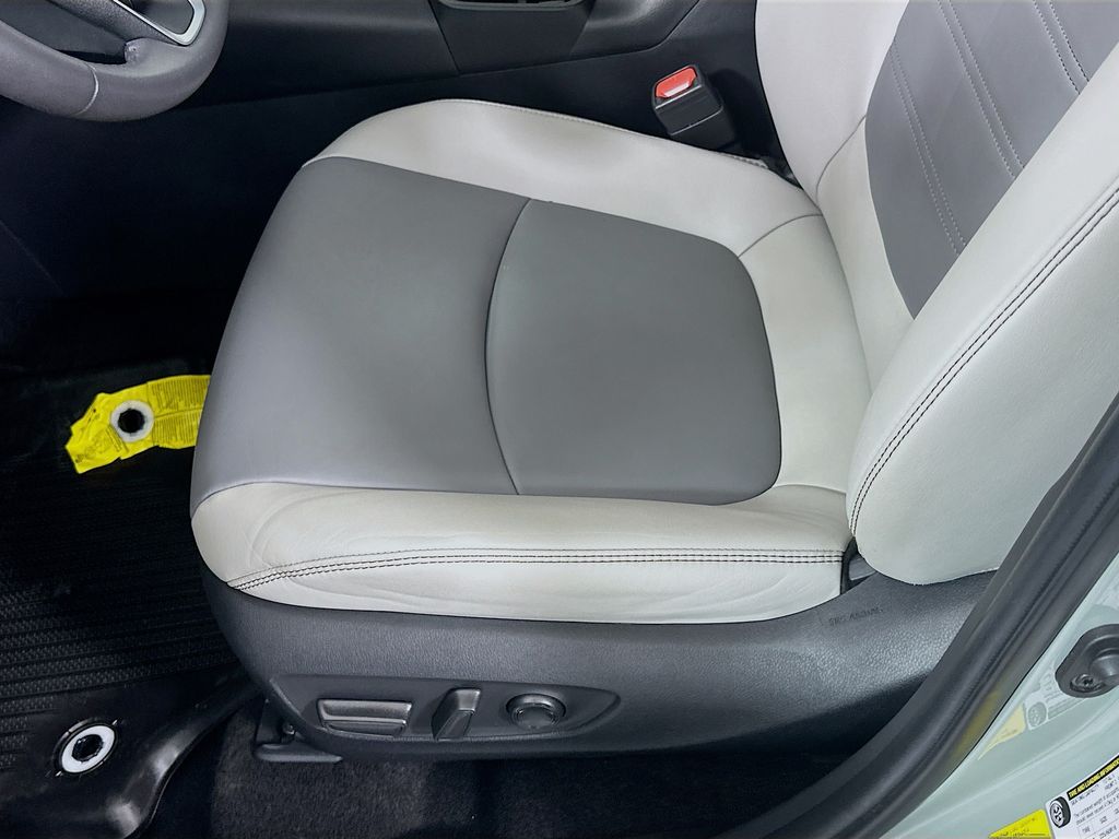 Thumbnail: 2023 Toyota RAV4 - 19