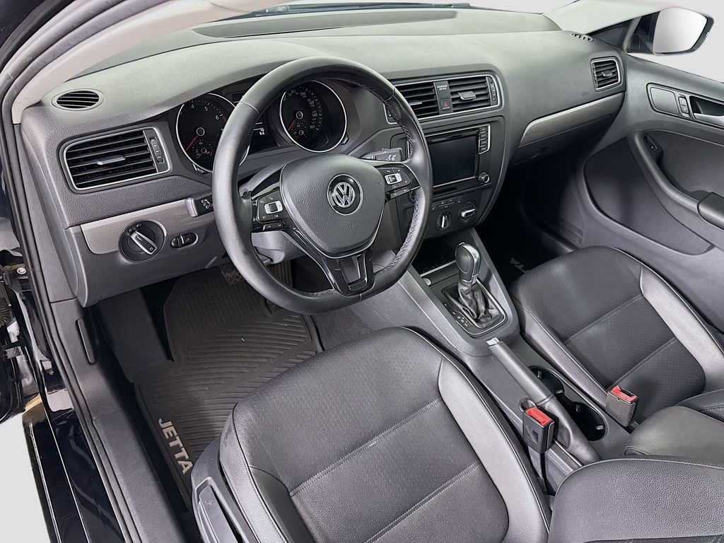 Thumbnail: 2017 Volkswagen Jetta - 9