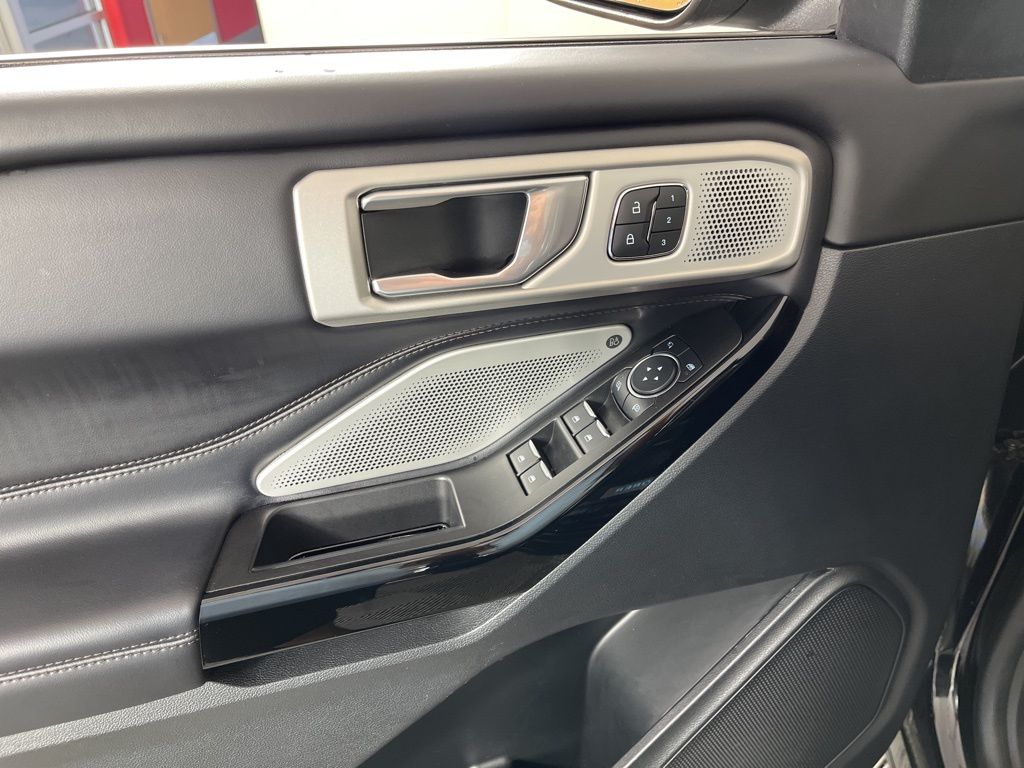 2022 Ford Explorer Platinum 27