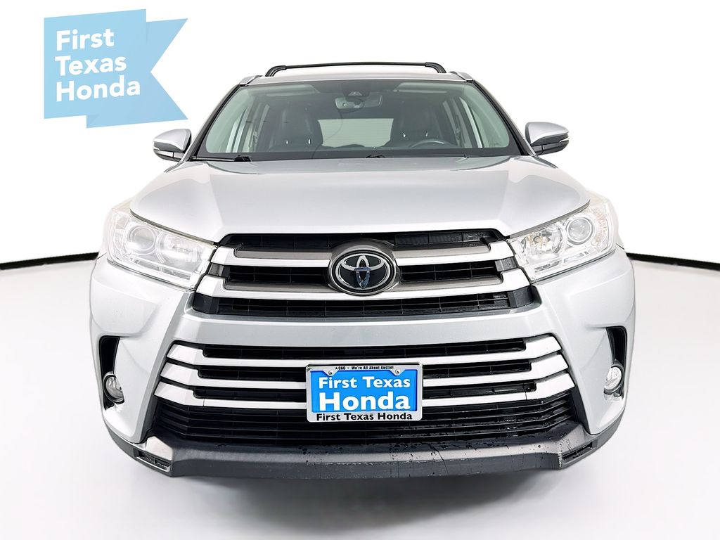 Used Car 2018 Toyota Highlander  Xle For Sale Under $25,000 In Austin, Texas