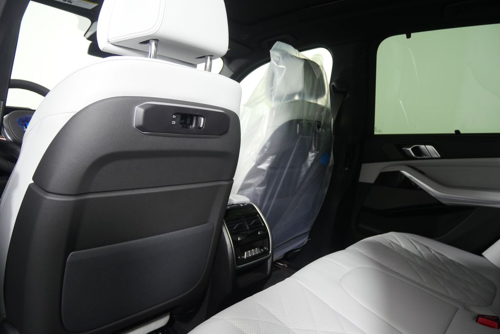 Thumbnail: 2026 BMW X5 - 16