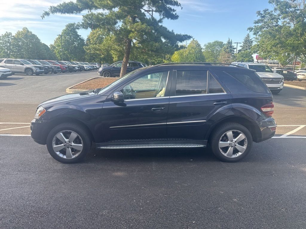 Used 2011 Blue Mercedes-Benz ML 350 image 5