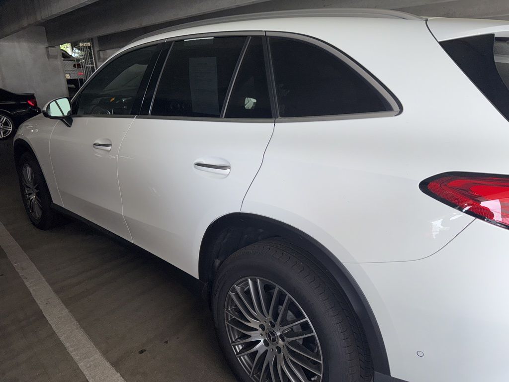 Thumbnail: 2025 Mercedes-Benz GLC - 4