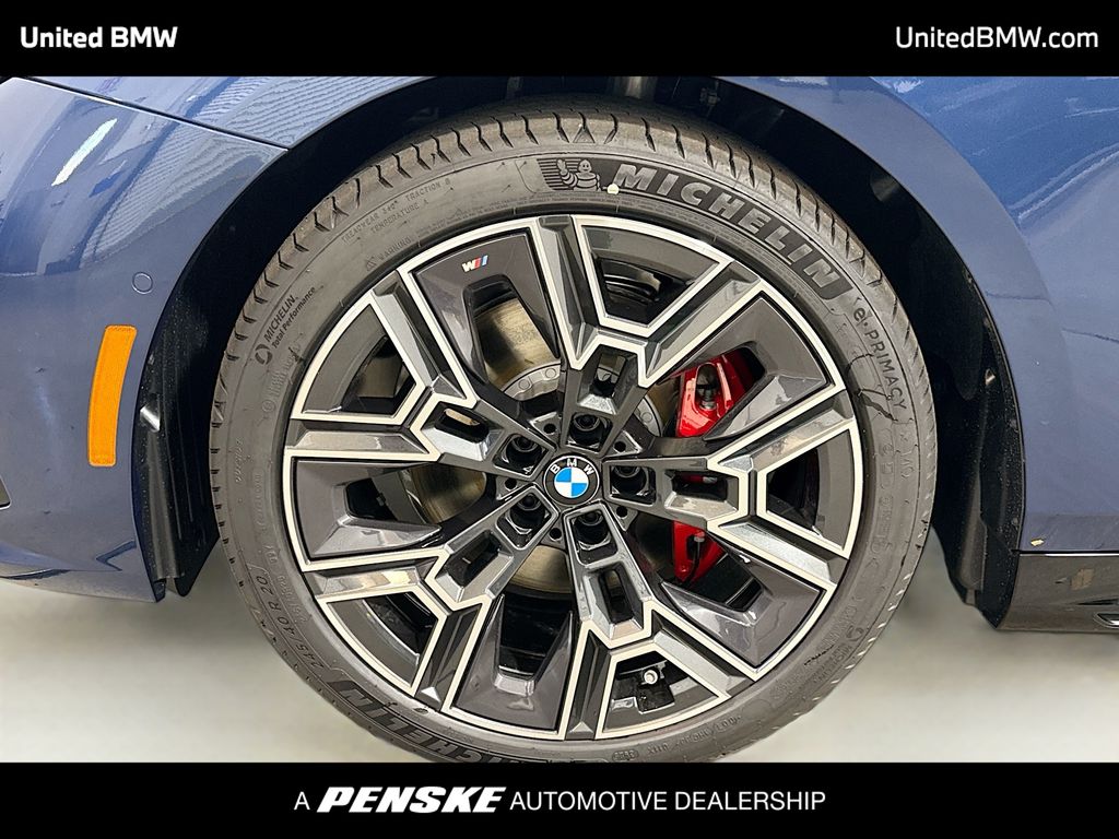 Thumbnail: 2026 BMW 5 Series - 2