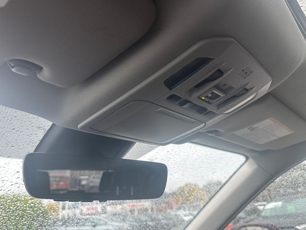 2022 Toyota Highlander XLE photo 28