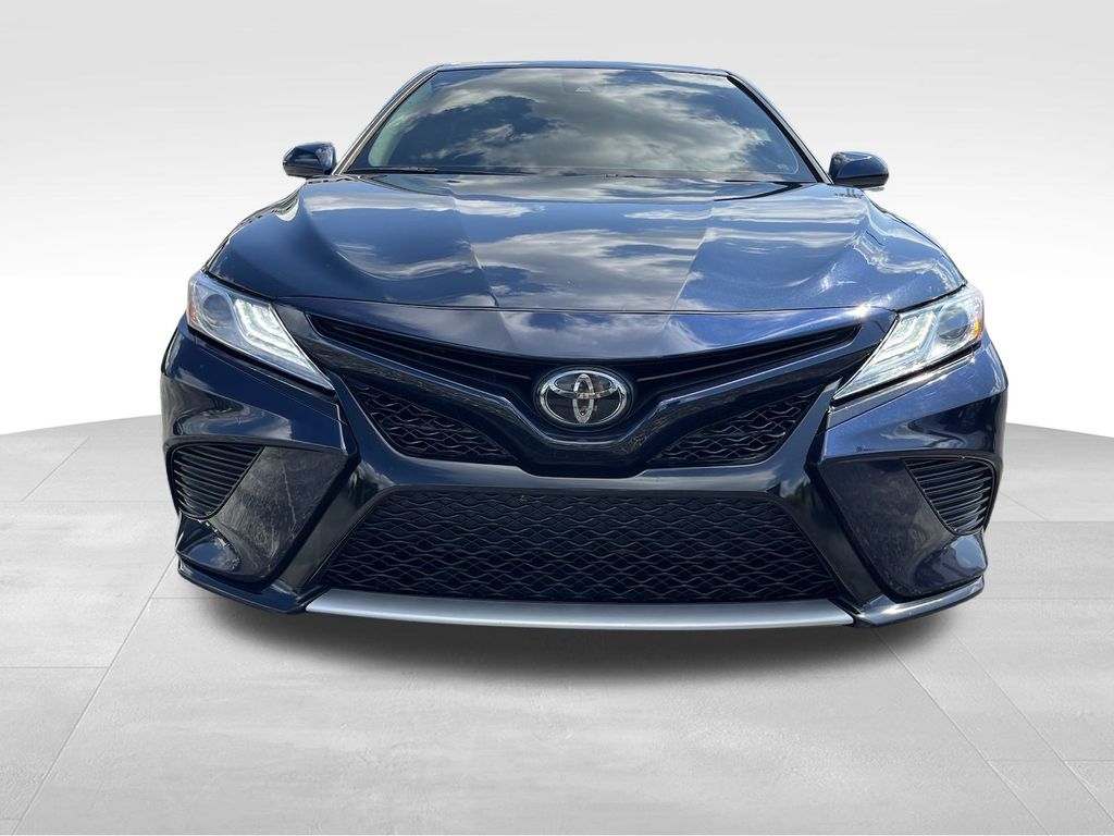 2020 Toyota Camry XSE 3