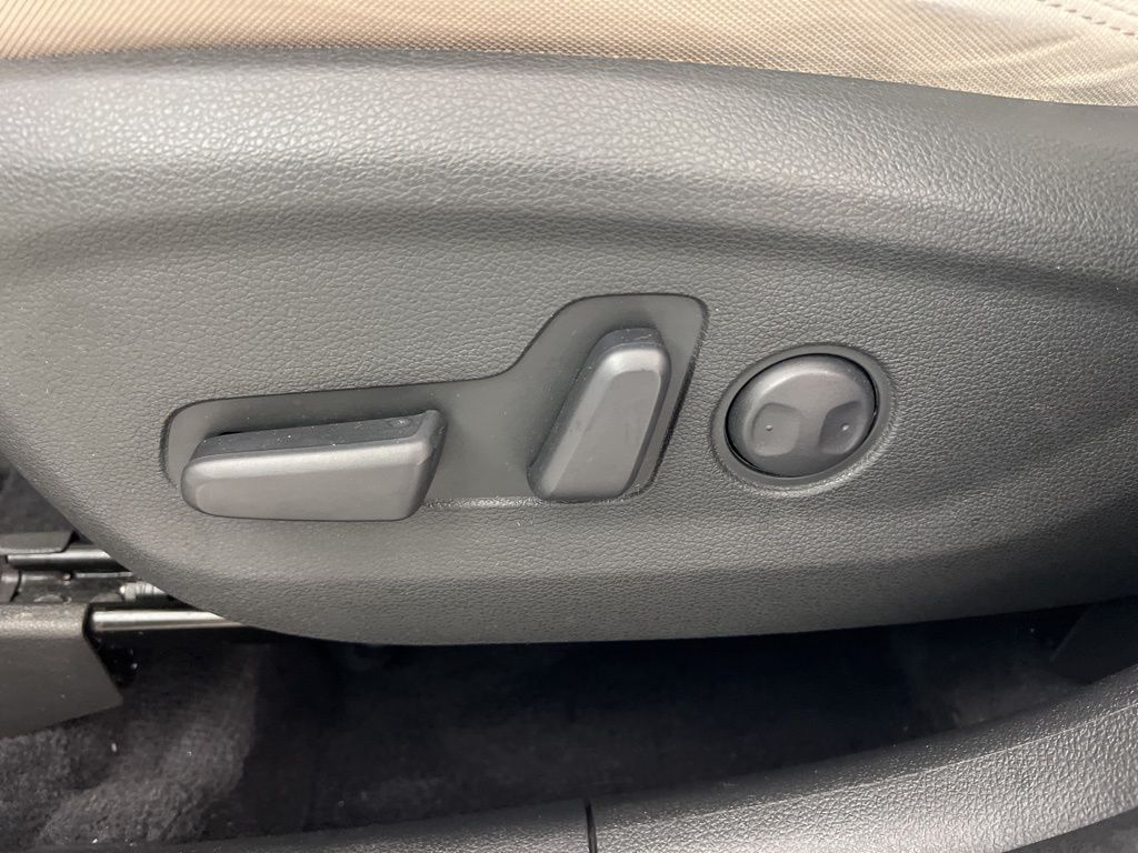 Used 2020 White Hyundai Sport image 14