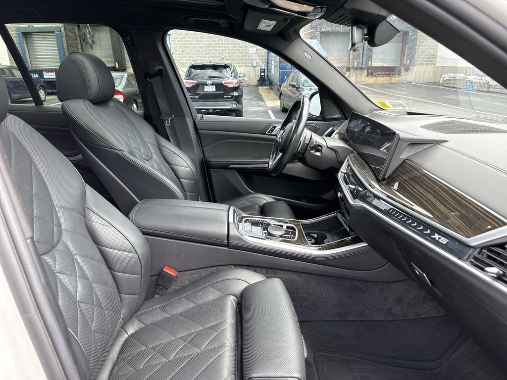 Thumbnail: 2024 BMW X5 - 15