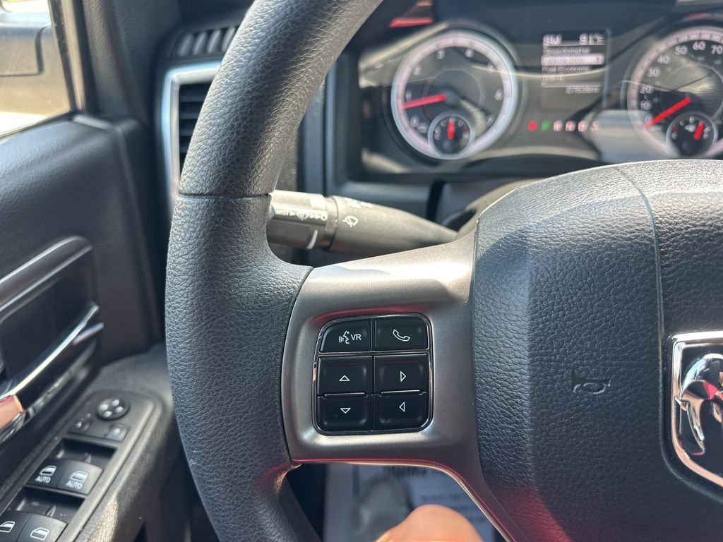 2024 Diamond Black Crystal Pearlcoat Ram 1500 Classic Warlock RWD Truck
