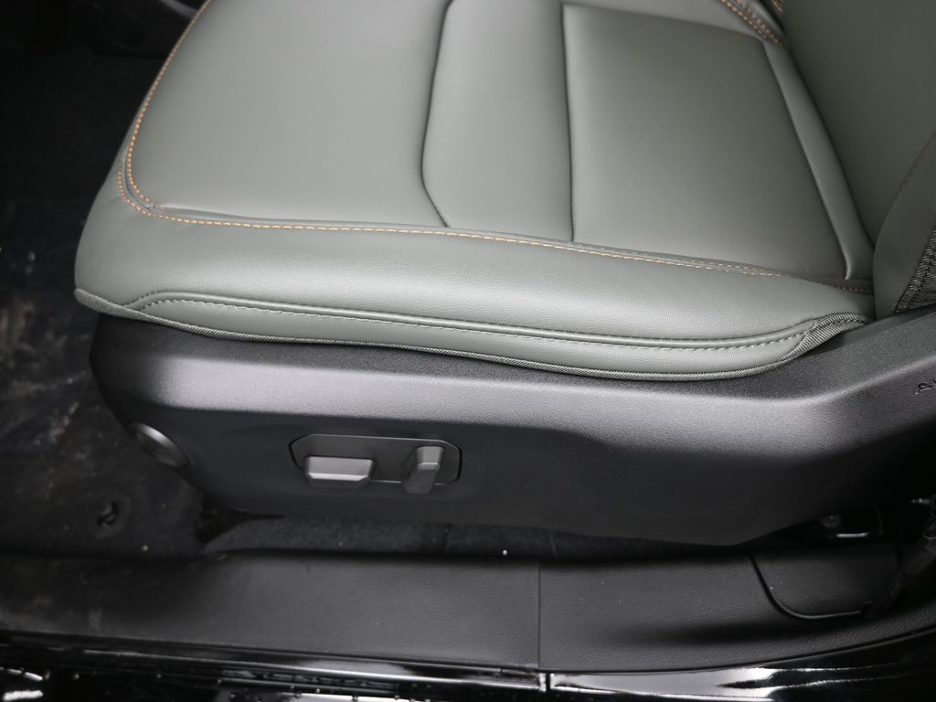 New 2026 Black Clearcoat Jeep Mojave image 13