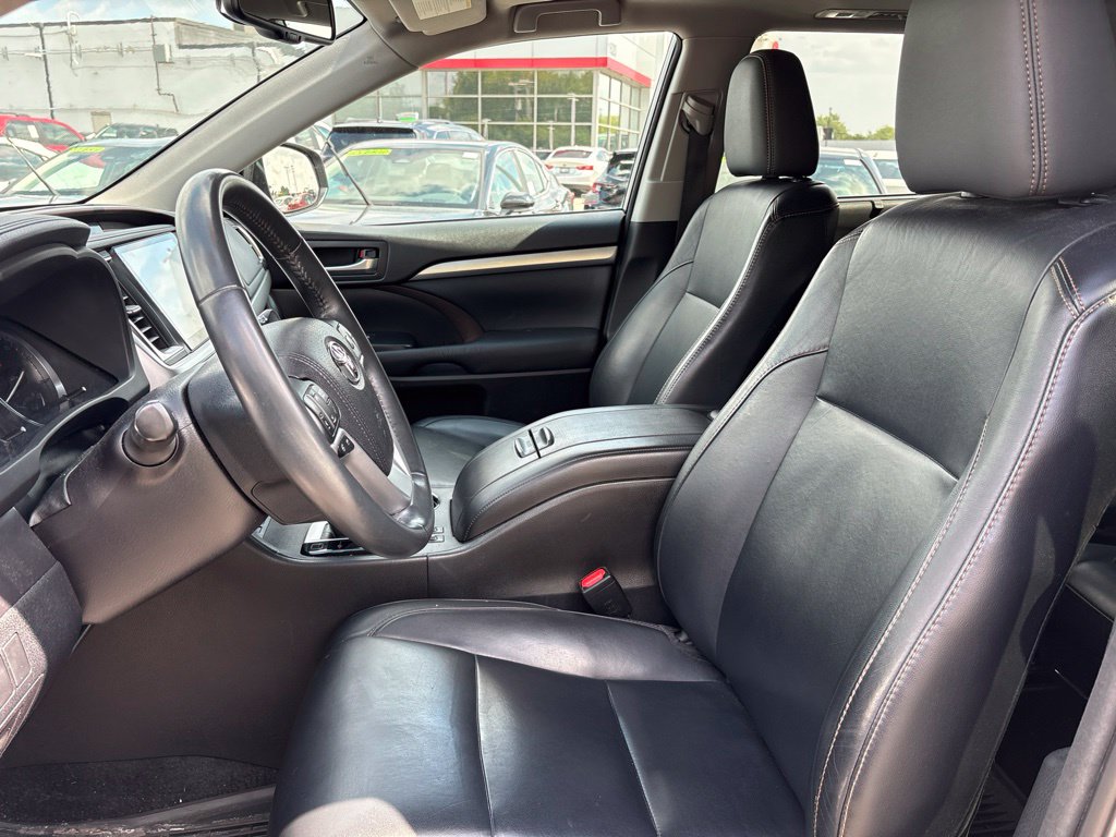 Used 2016 Toyota Highlander SUV