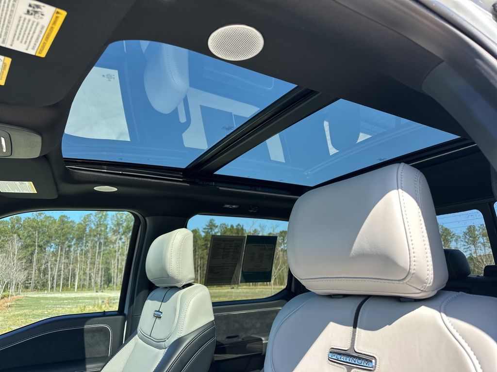 2024 Avalanche Ford F-150 Lightning Platinum AWD Truck