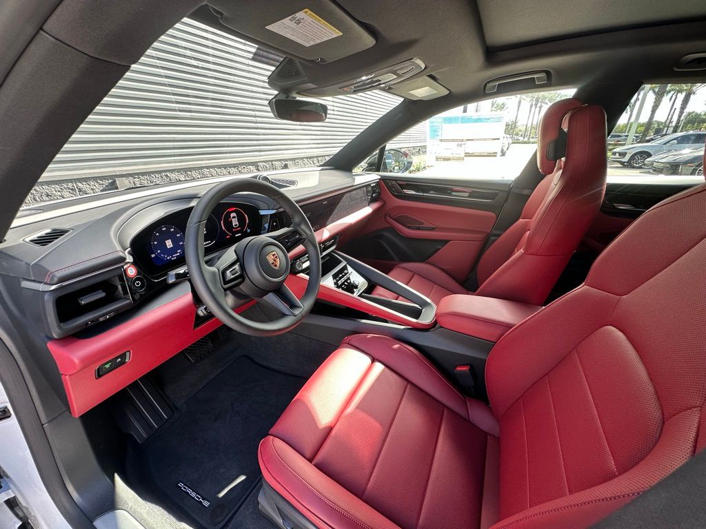 Thumbnail: 2025 Porsche Macan - 4