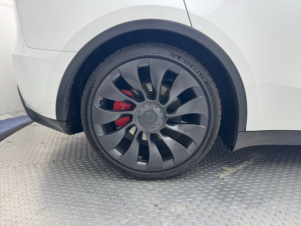 Thumbnail: 2023 Tesla Model Y - 12