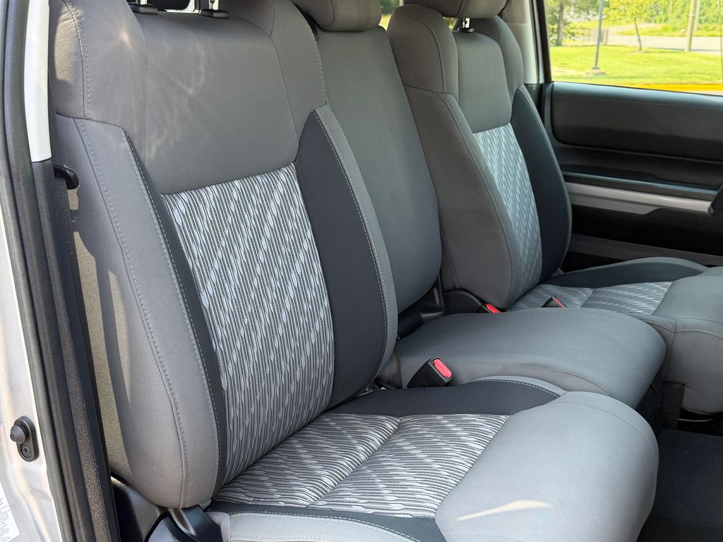 Thumbnail: 2019 Toyota Tundra - 10