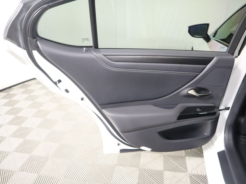 Thumbnail: 2023 Lexus ES - 26