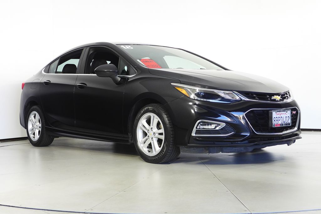 Thumbnail: 2018 Chevrolet Cruze - 4