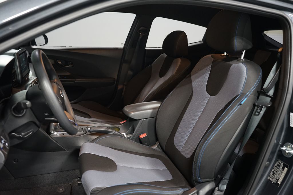 Thumbnail: 2020 Hyundai Veloster - 6