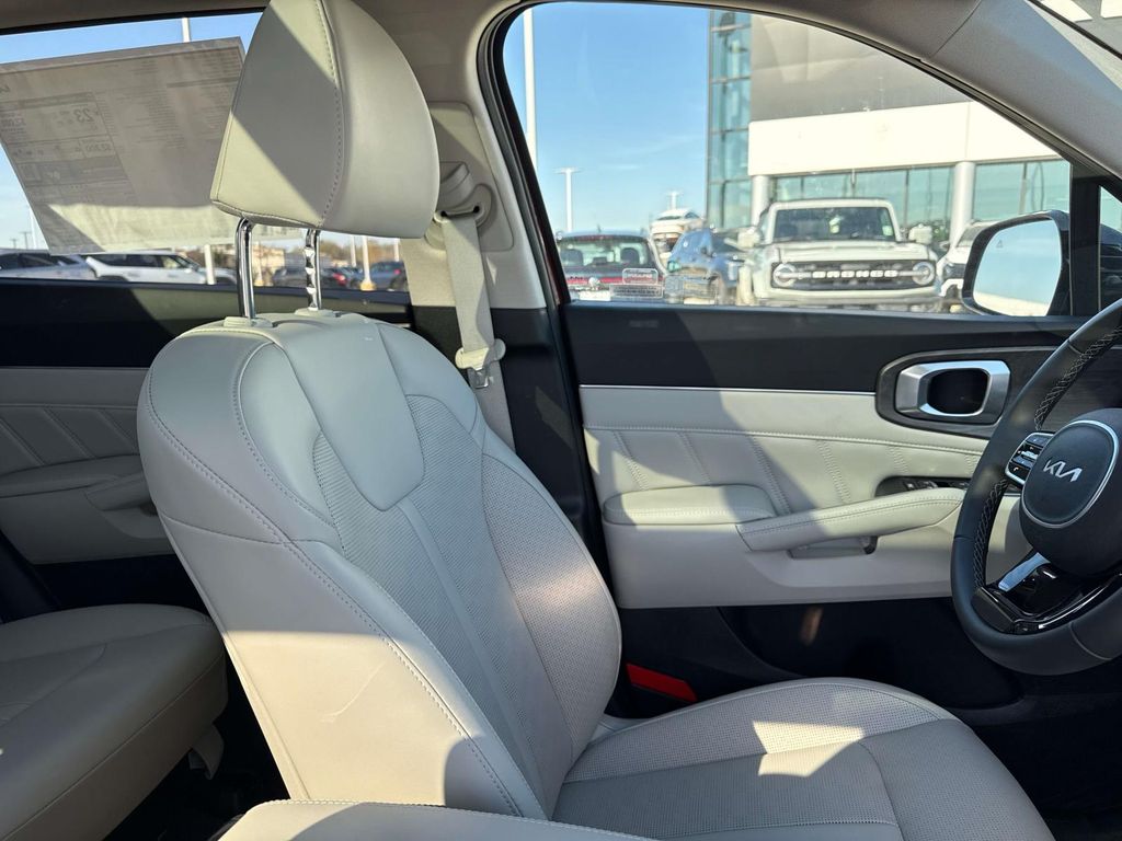 New 2025 Red Kia X-Line SX image 14
