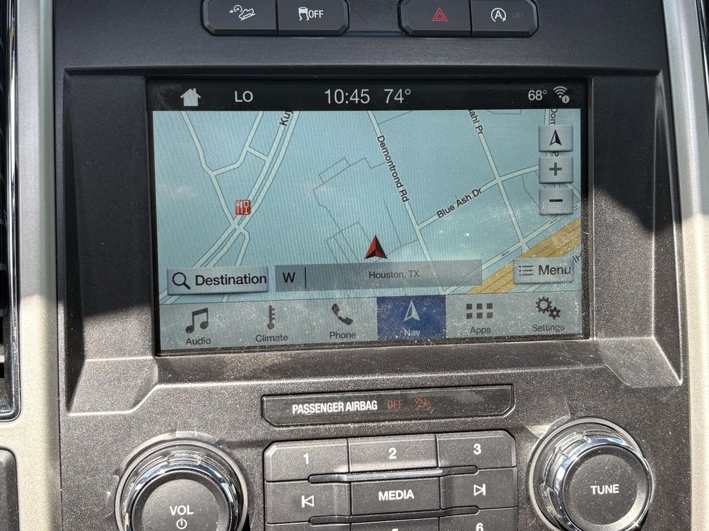 Used 2018 Magnetic Ford Lariat image 18