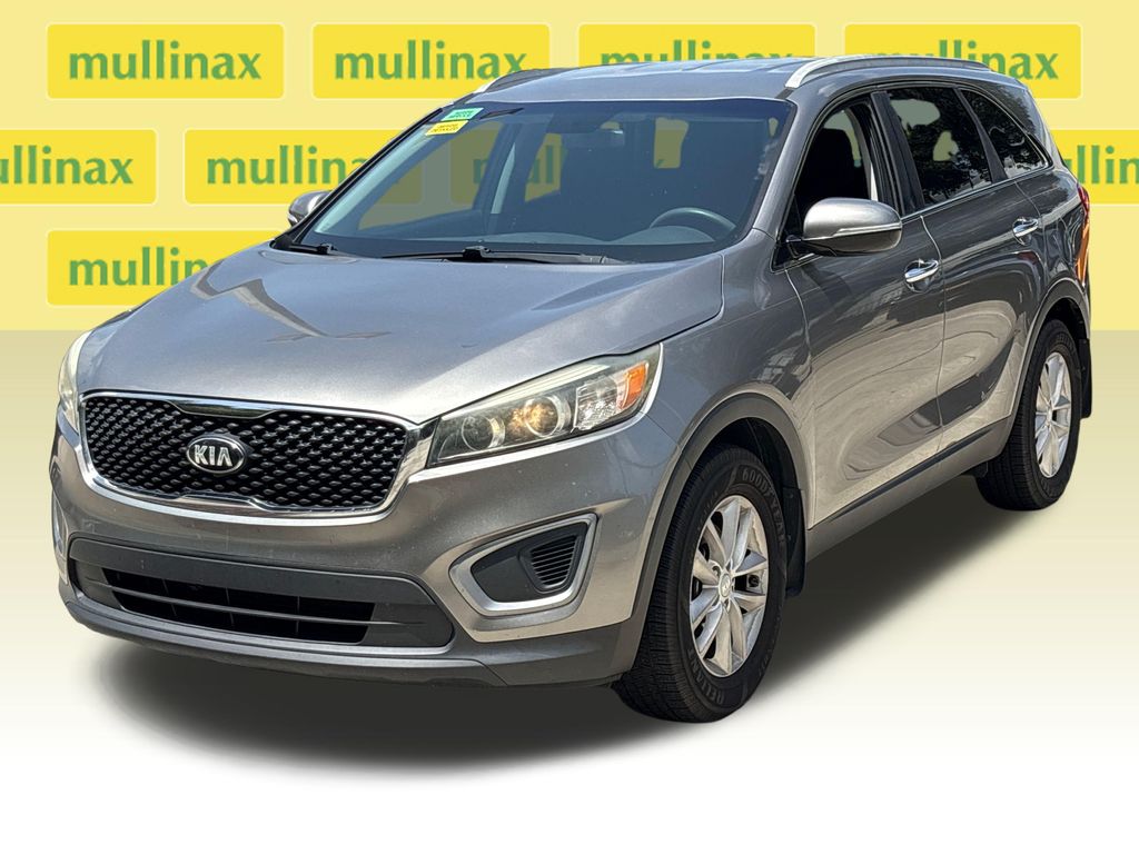 Used 2017 Silver Kia LX image 13