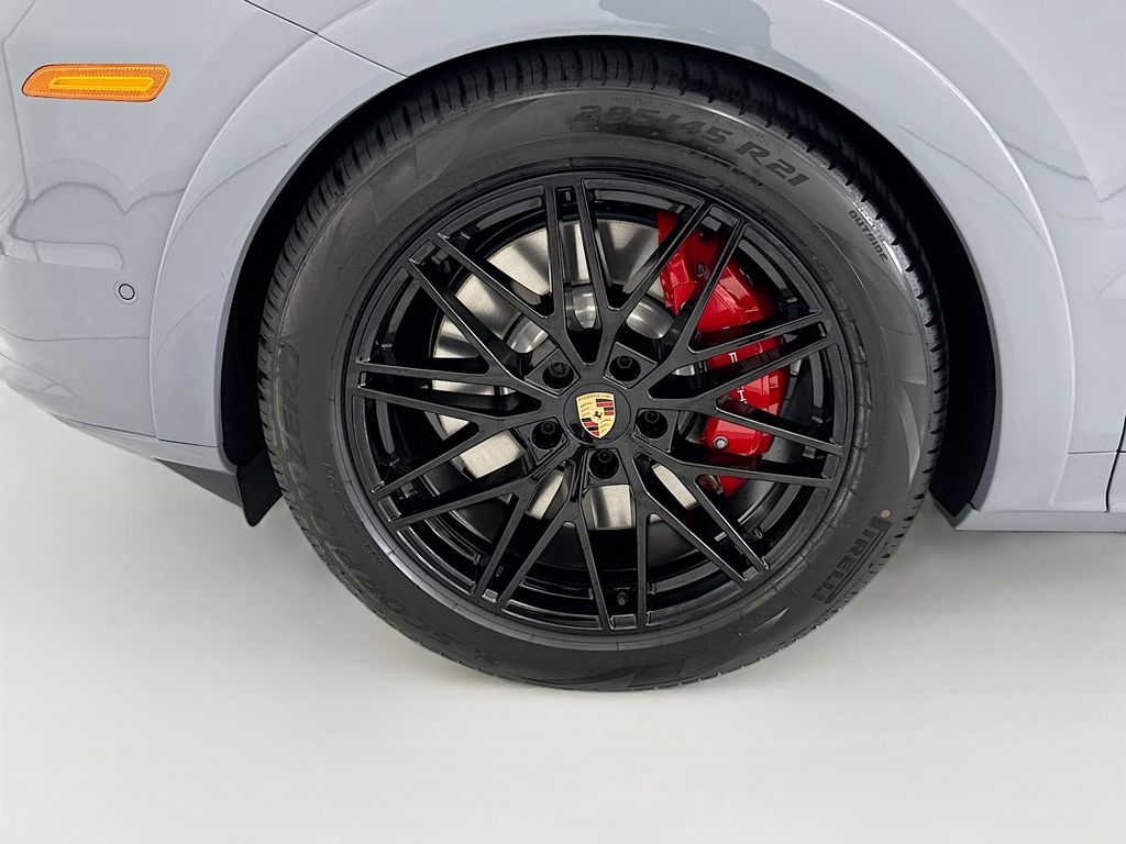 Thumbnail: 2026 Porsche Cayenne - 30