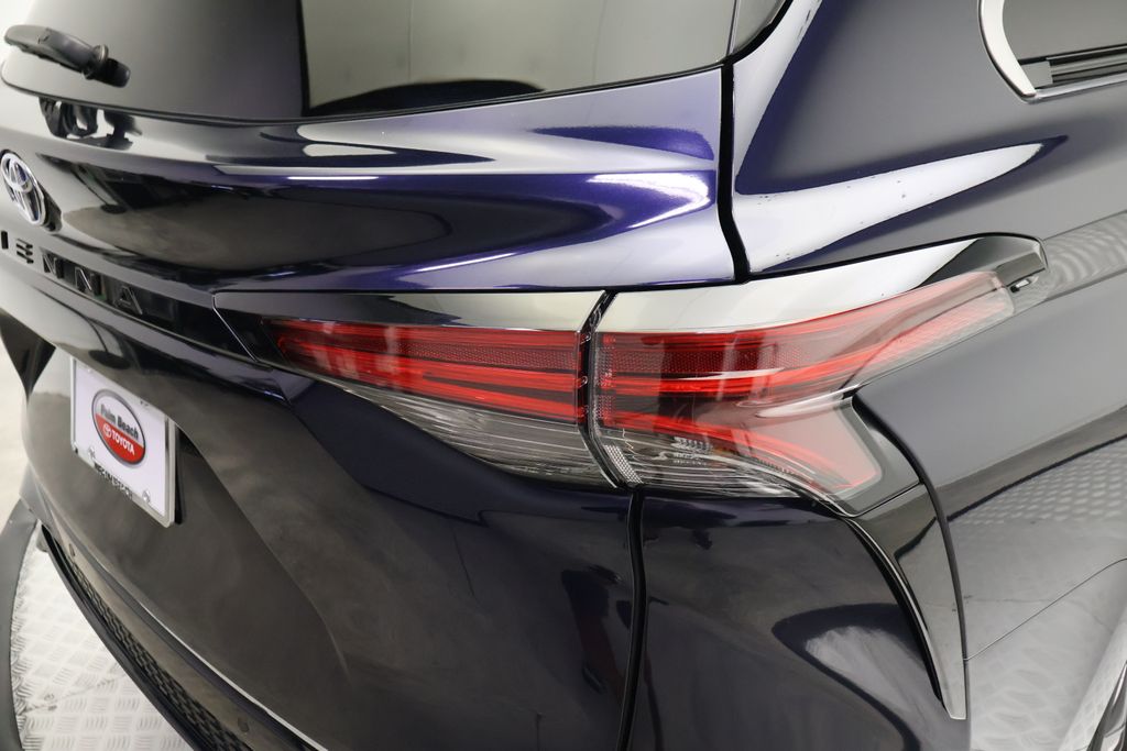 Thumbnail: 2024 Toyota Sienna - 9
