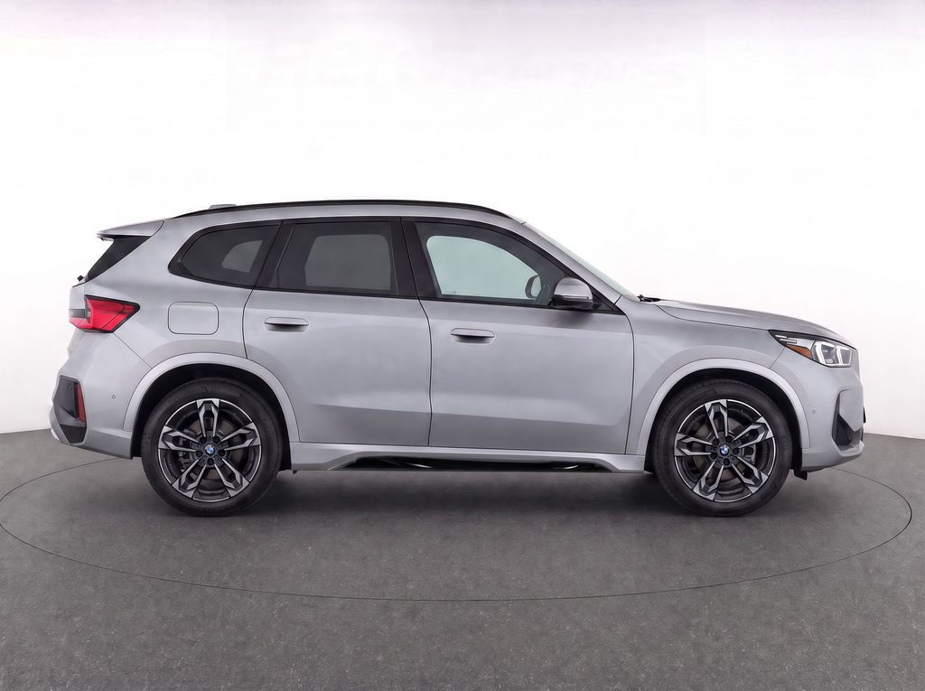 Thumbnail: 2026 BMW X1 - 2