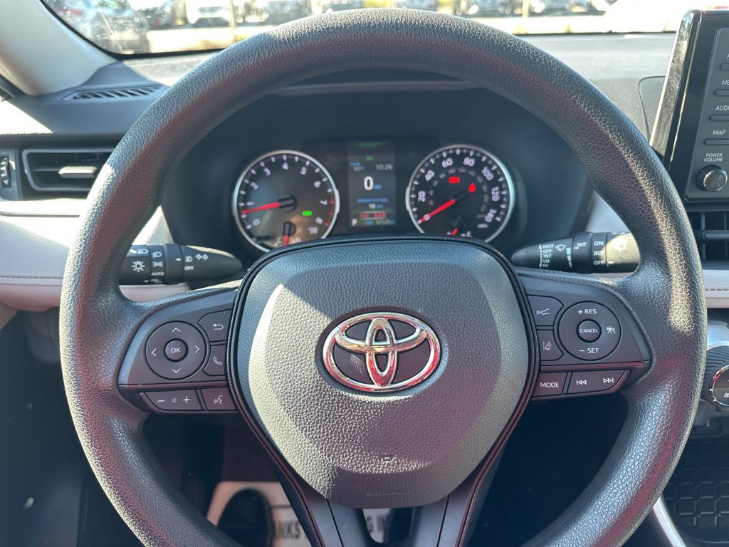 2021 Toyota RAV4 XLE 36