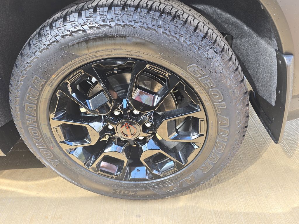 2025 Aspen White Tricoat/Super Black Nissan Armada PRO-4X 4X4 SUV