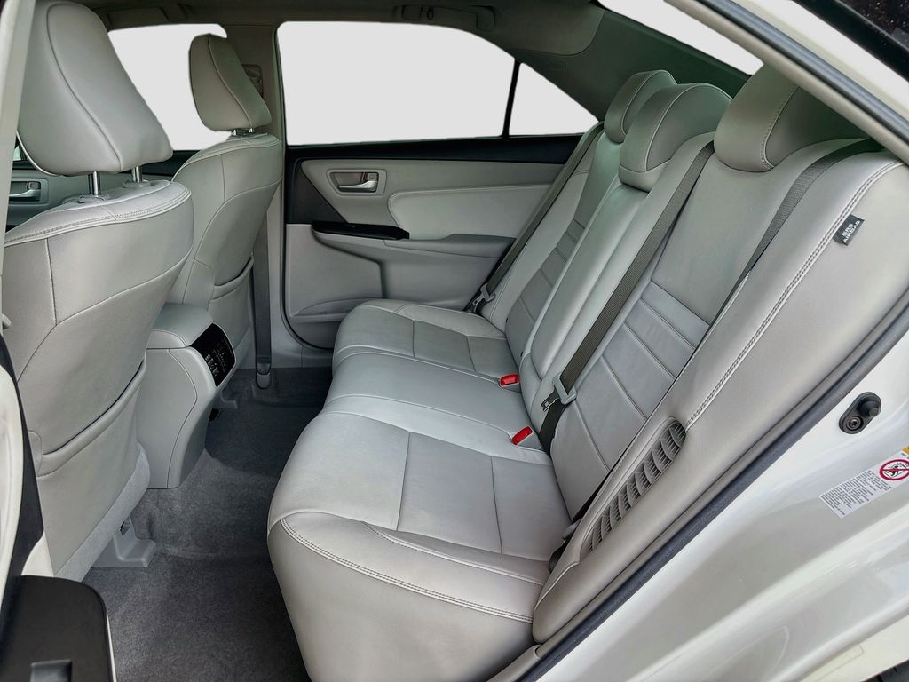 Thumbnail: 2016 Toyota Camry - 21