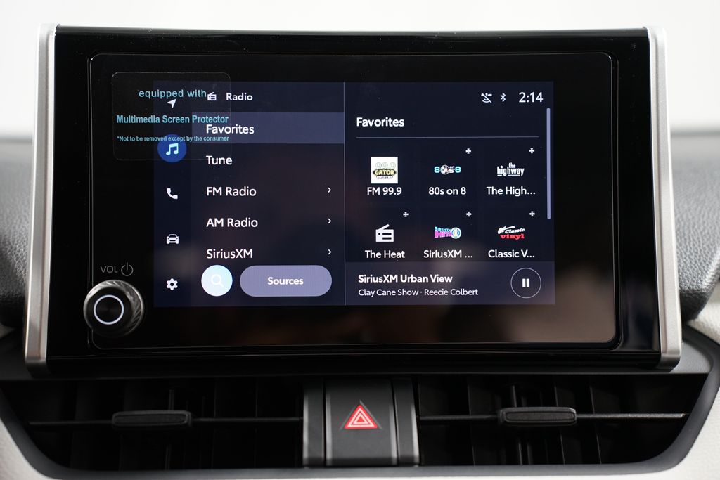 2025 Toyota RAV4 XLE 18