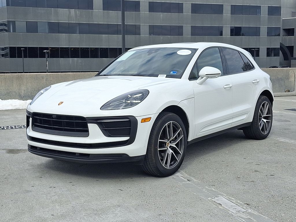 2022 Porsche Macan  -
                  Vienna, VA