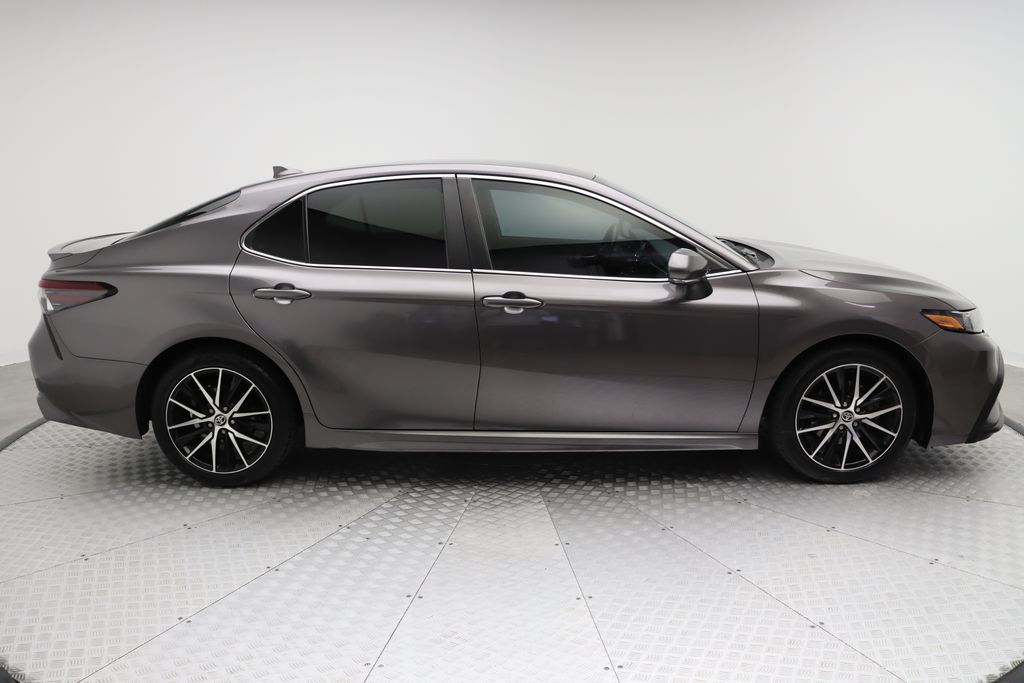 2022 Toyota Camry SE 7