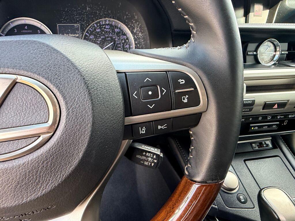 Thumbnail: 2018 Lexus ES - 29