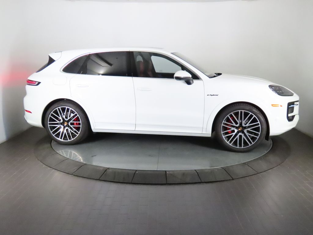 Thumbnail: 2025 Porsche Cayenne - 8