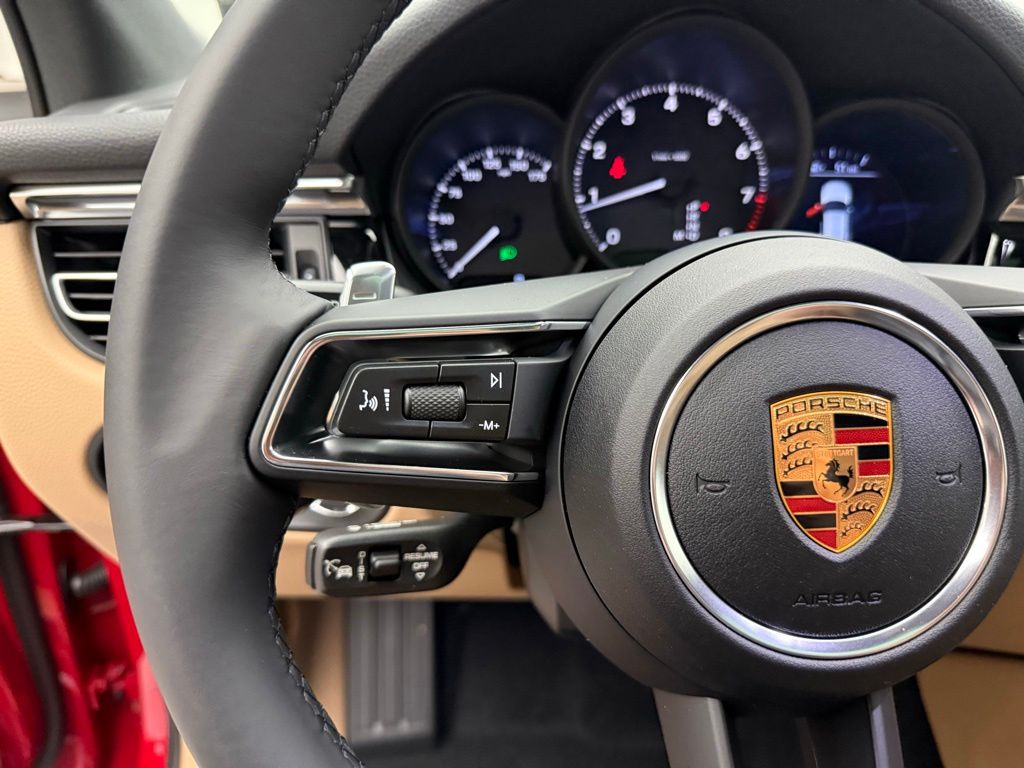 Thumbnail: 2026 Porsche Macan - 13