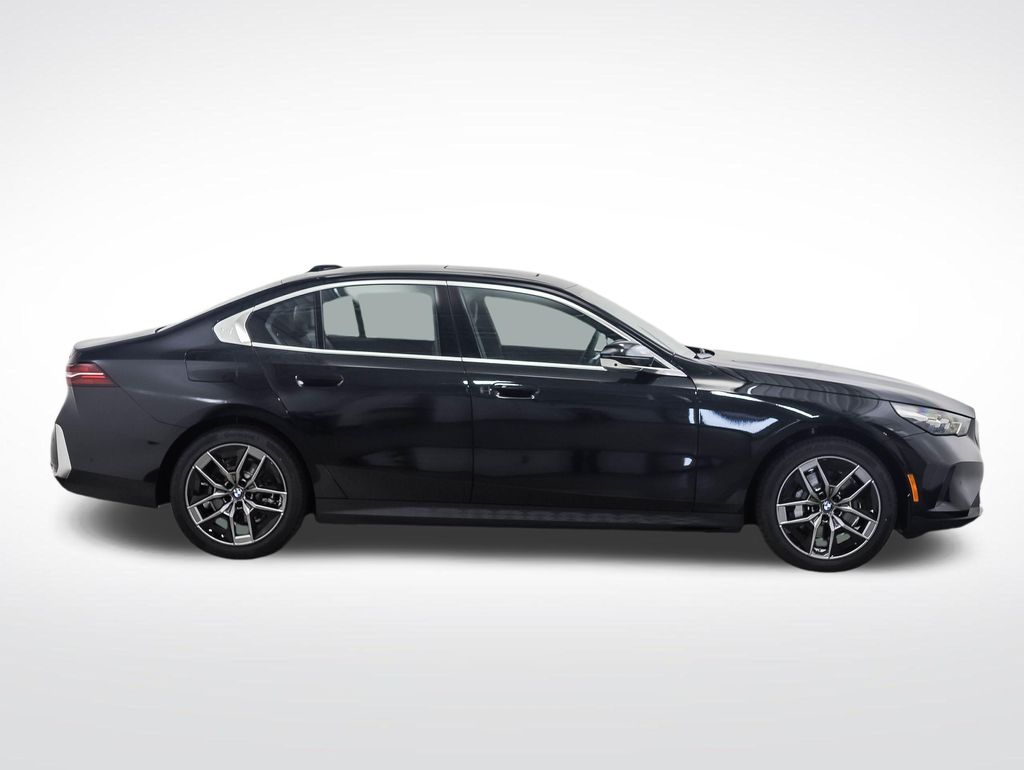 Thumbnail: 2026 BMW 5 Series - 7