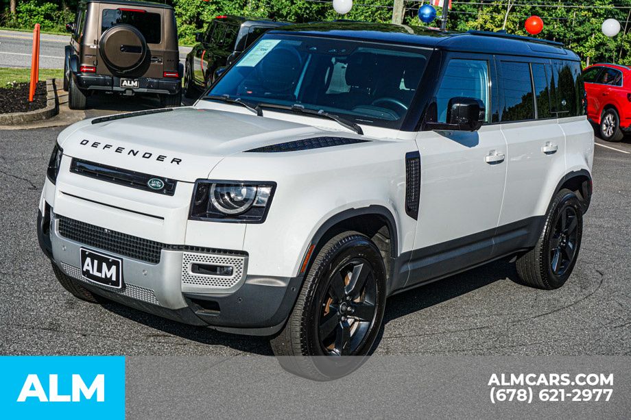Used 2024 White Land Rover S image 14