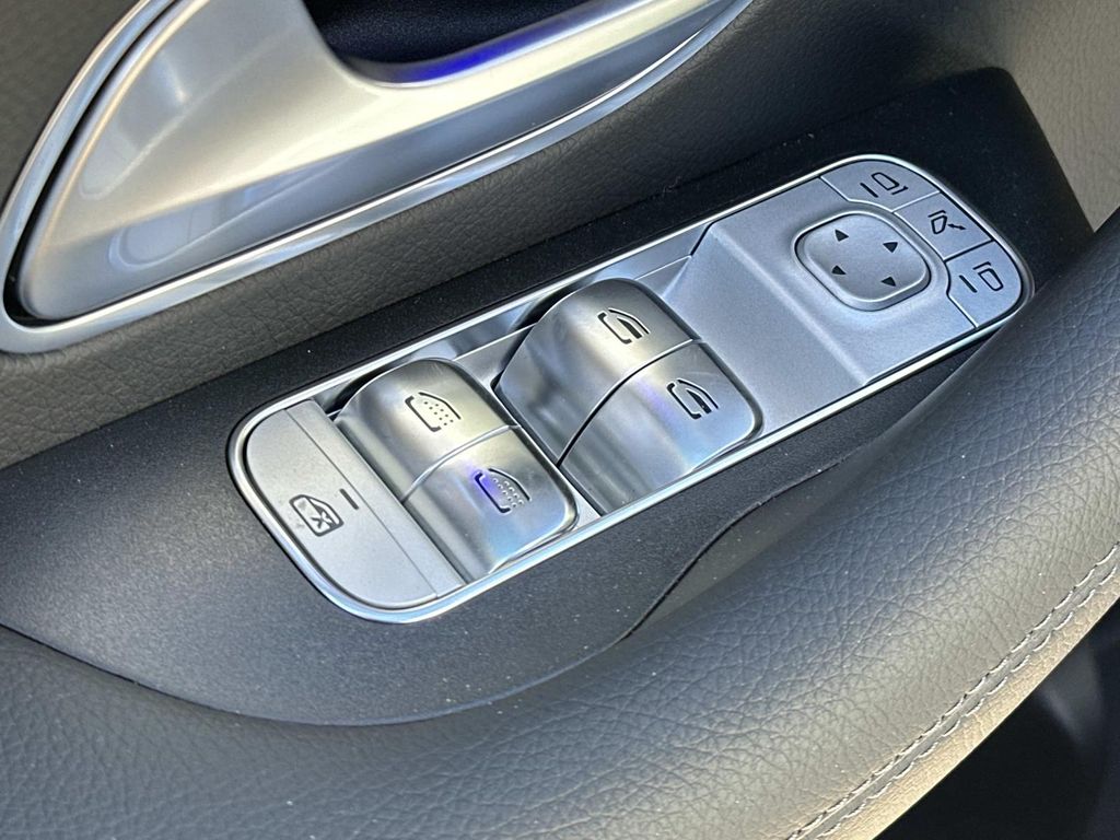 Thumbnail: 2026 Mercedes-Benz GLE - 18