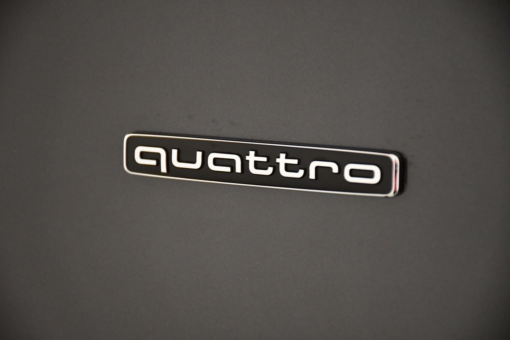 Thumbnail: 2025 Audi Q5 - 10