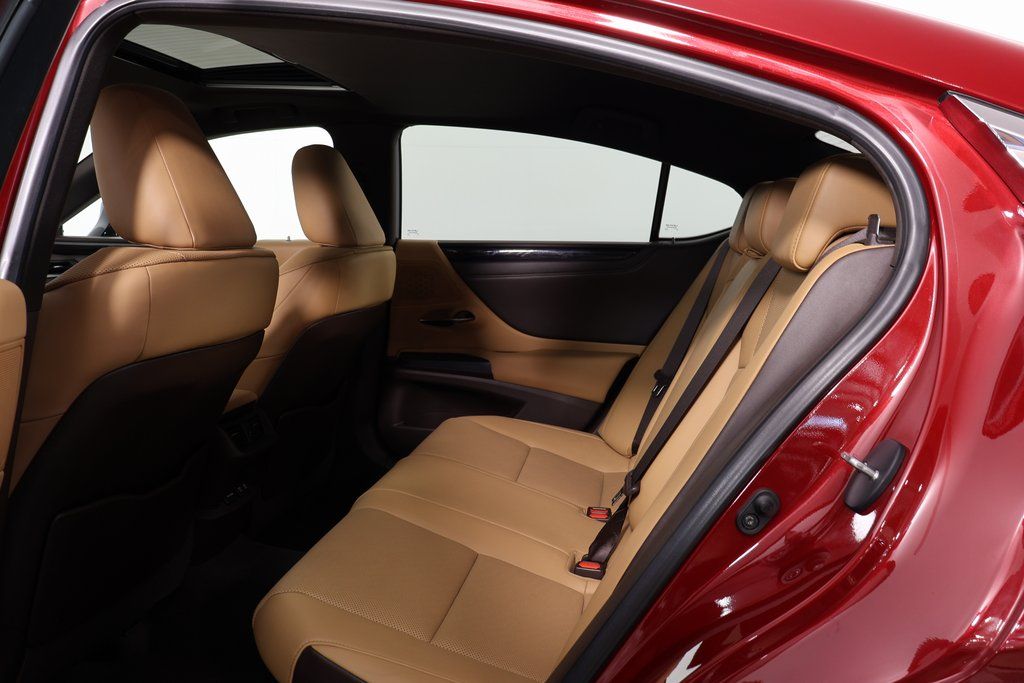 Thumbnail: 2021 Lexus ES - 11