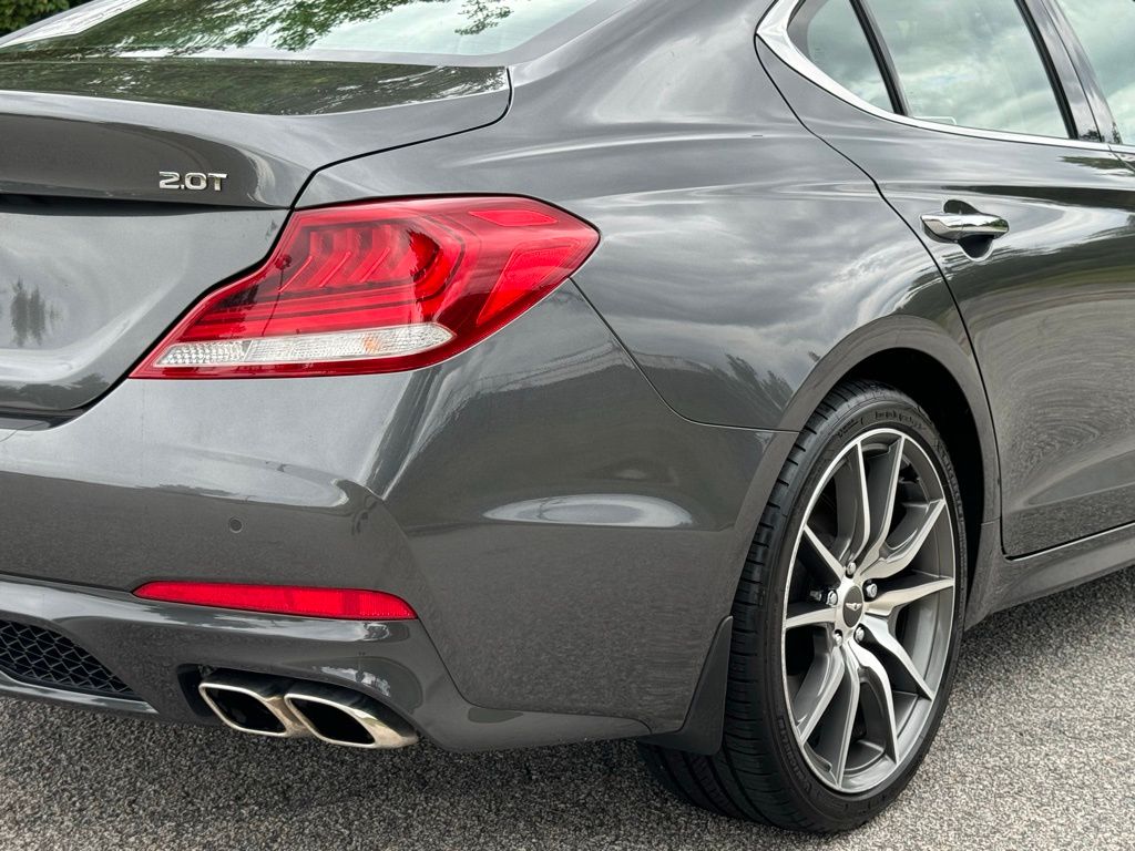 2021 Genesis G70 2.0T 16