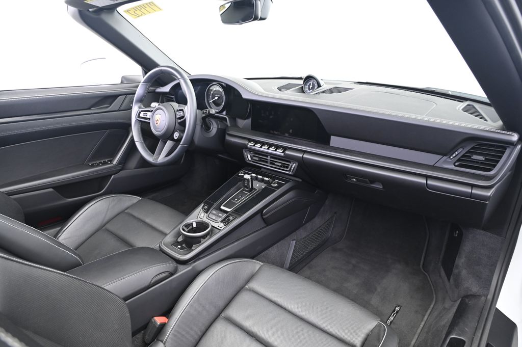 Thumbnail: 2022 Porsche 911 - 21