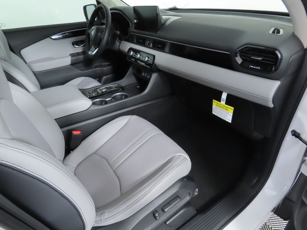 2025 Honda Pilot Touring 19