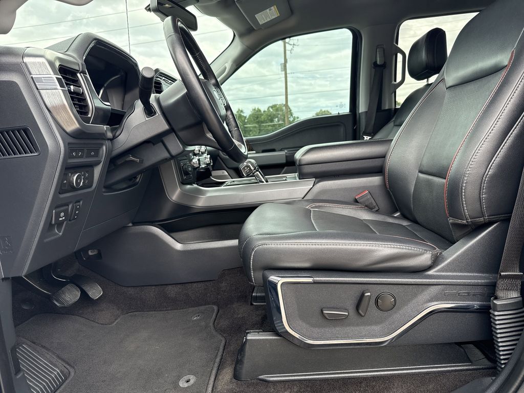 2022 Ford F-150 Lariat - 11