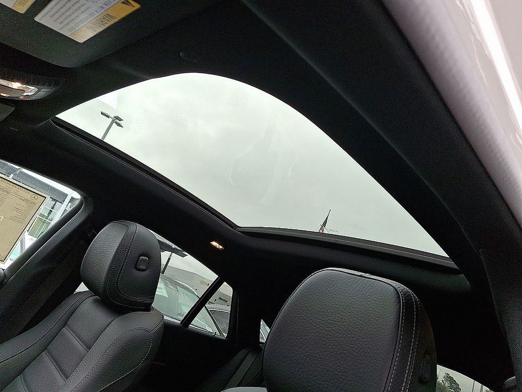 Thumbnail: 2026 Mercedes-Benz GLE - 10