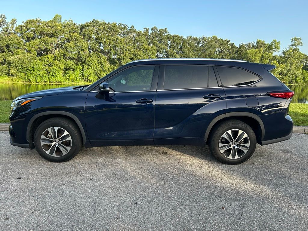 Thumbnail: 2020 Toyota Highlander - 2